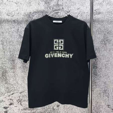 即発送！ 2026 ジバンシー 新作 半袖Tシャツ 偽物
