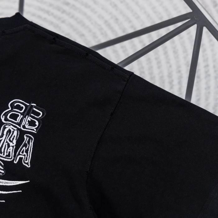 【使い勝手抜群】 2026 バレンシアガ 新作 半袖Tシャツ 偽物