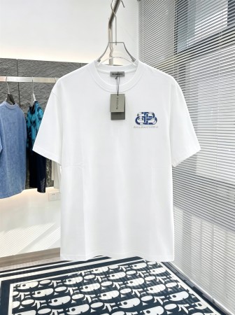 使い勝手良 2026 バレンシアガ 新作 半袖Tシャツ 偽物