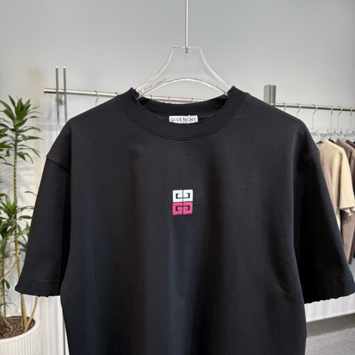 世界中で大人気♪ 2026 ジバンシー 新作 半袖Tシャツ 偽物