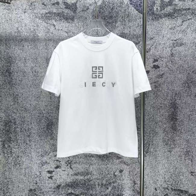 絶対欲しい！ 2026 ジバンシー 新作 半袖Tシャツ 偽物