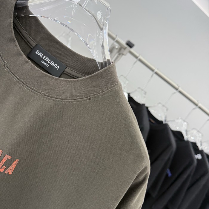 注目アイテム☆ 2026 バレンシアガ 新作 半袖Tシャツ コピー