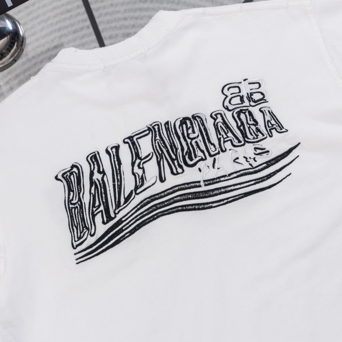 絶対欲しい！ 2026 バレンシアガ 新作 半袖Tシャツ スーパーコピー