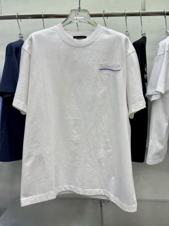 完売前に！ 2026 バレンシアガ 新作 半袖Tシャツ コピー
