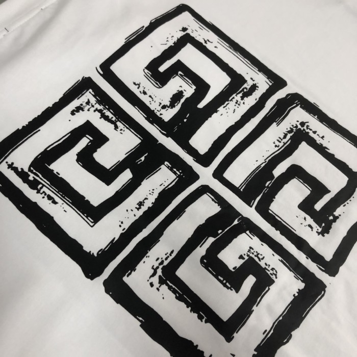 最安値挑戦 2026 ジバンシー 新作 半袖Tシャツ コピー