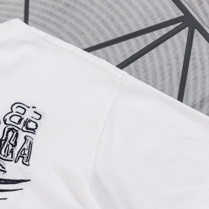 絶対欲しい！ 2026 バレンシアガ 新作 半袖Tシャツ スーパーコピー