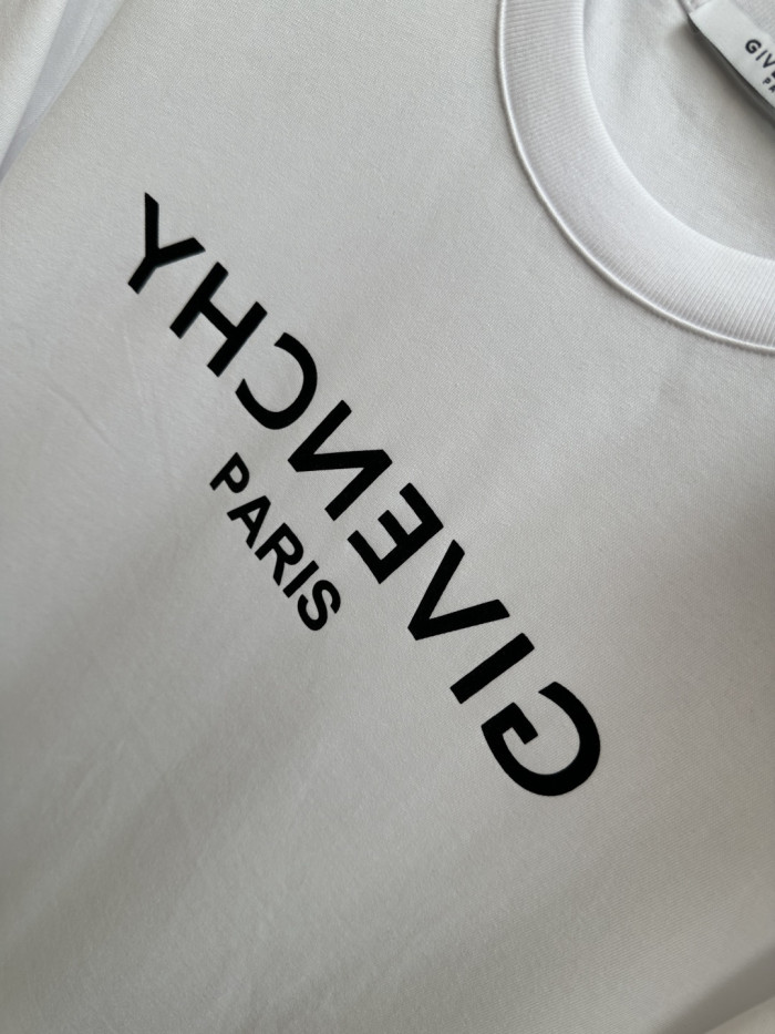 【即発】★ 2026 ジバンシー 新作 半袖Tシャツ 偽物