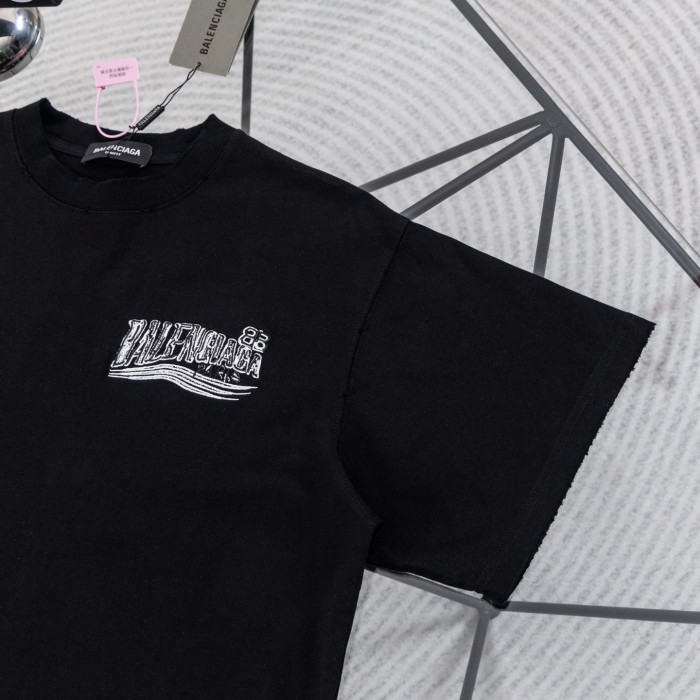 【使い勝手抜群】 2026 バレンシアガ 新作 半袖Tシャツ 偽物