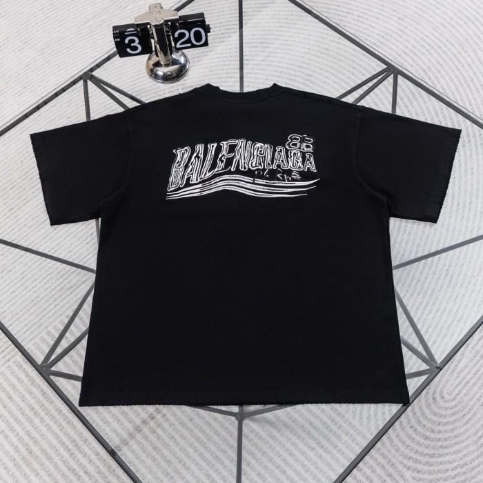 【使い勝手抜群】 2026 バレンシアガ 新作 半袖Tシャツ 偽物