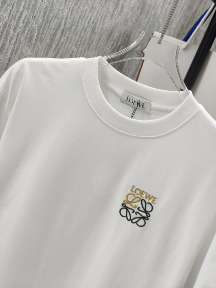 争奪戦 2026 ロエベ 新作 半袖Tシャツ スーパーコピー