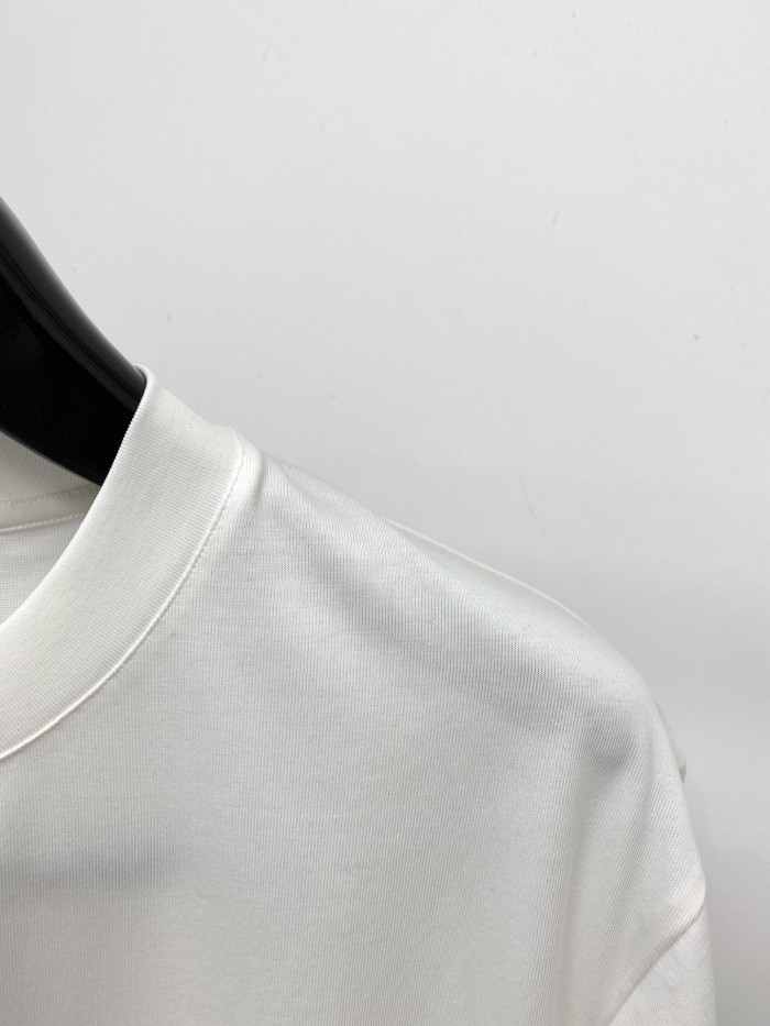 人気爆発☆ 2026 ロエベ 新作 半袖Tシャツ 偽物