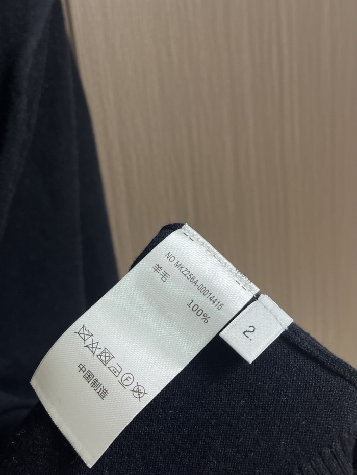 使い勝手良し 2026 トム·ブラウン 新作 半袖Tシャツ 偽物