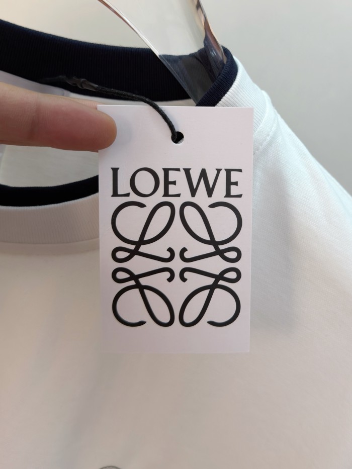 使い勝手良し 2026 ロエベ 新作 半袖Tシャツ 偽物