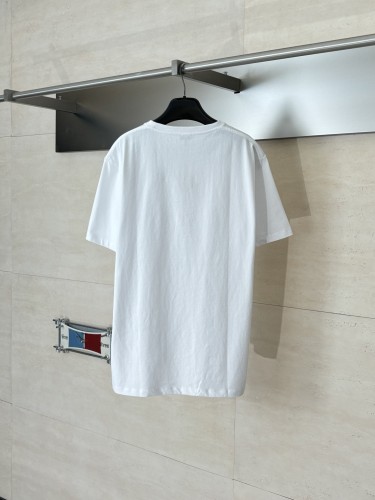 争奪戦 2026 ロエベ 新作 半袖Tシャツ 偽物