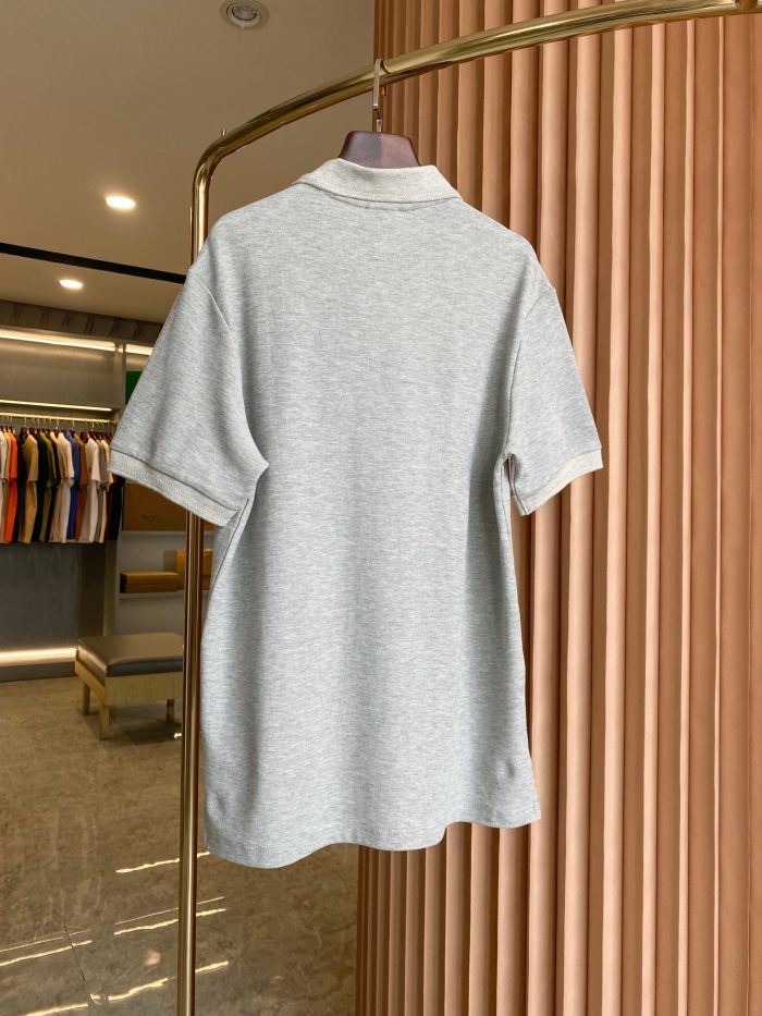累積売上総額第１位！ 2026 トム·ブラウン 新作 半袖Tシャツ コピー