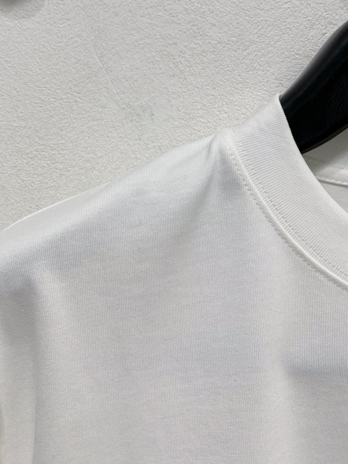 超希少！2026 ロエベ 新作 半袖Tシャツ コピー