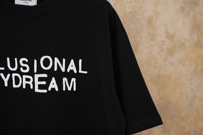 目を惹くカラー 2026 セリーヌ 新作 半袖Tシャツ コピー