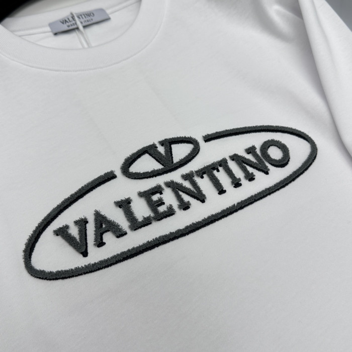 人気爆発☆ 2026 ヴァレンティノ 新作 半袖Tシャツ コピー