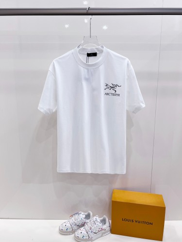 目を惹くカラー 2026 アークテリクス 新作 半袖Tシャツ コピー