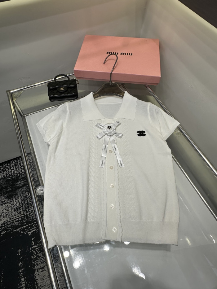 最安値挑戦 2026 シャネル 新作 半袖Tシャツ スーパーコピー 2色
