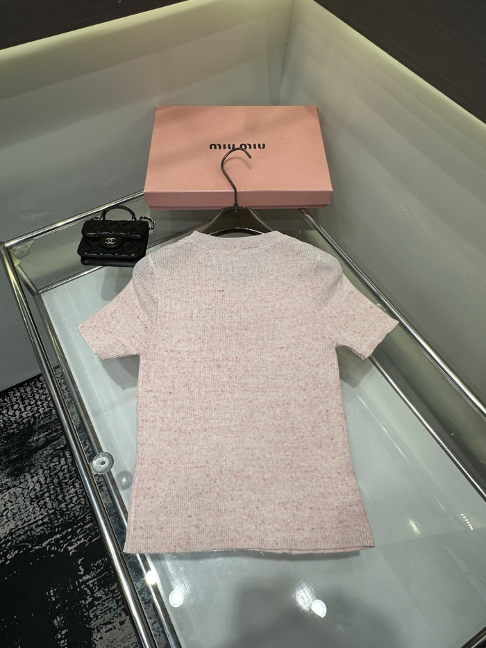 注目度抜群！2026 シャネル 新作 半袖Tシャツ 偽物