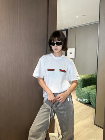争奪戦 2026 グッチ 新作 半袖Tシャツ コピー