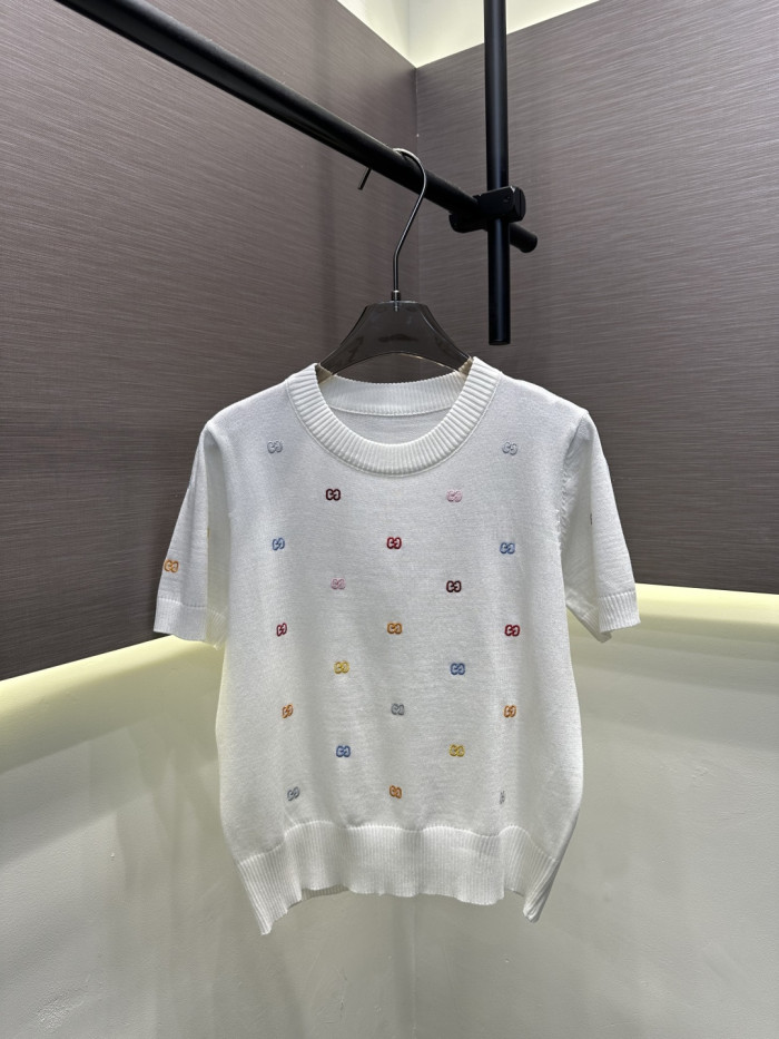 注目アイテム☆  2026 グッチ 新作 半袖Tシャツ コピー  3色