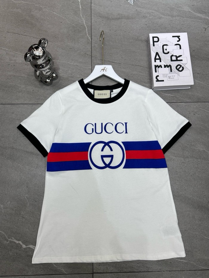注目度抜群！ 2026 グッチ 新作 半袖Tシャツ コピー