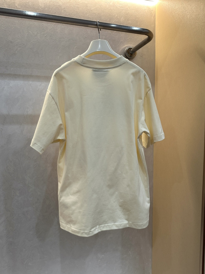 送料込  2026 グッチ 新作 半袖Tシャツ スーパーコピー