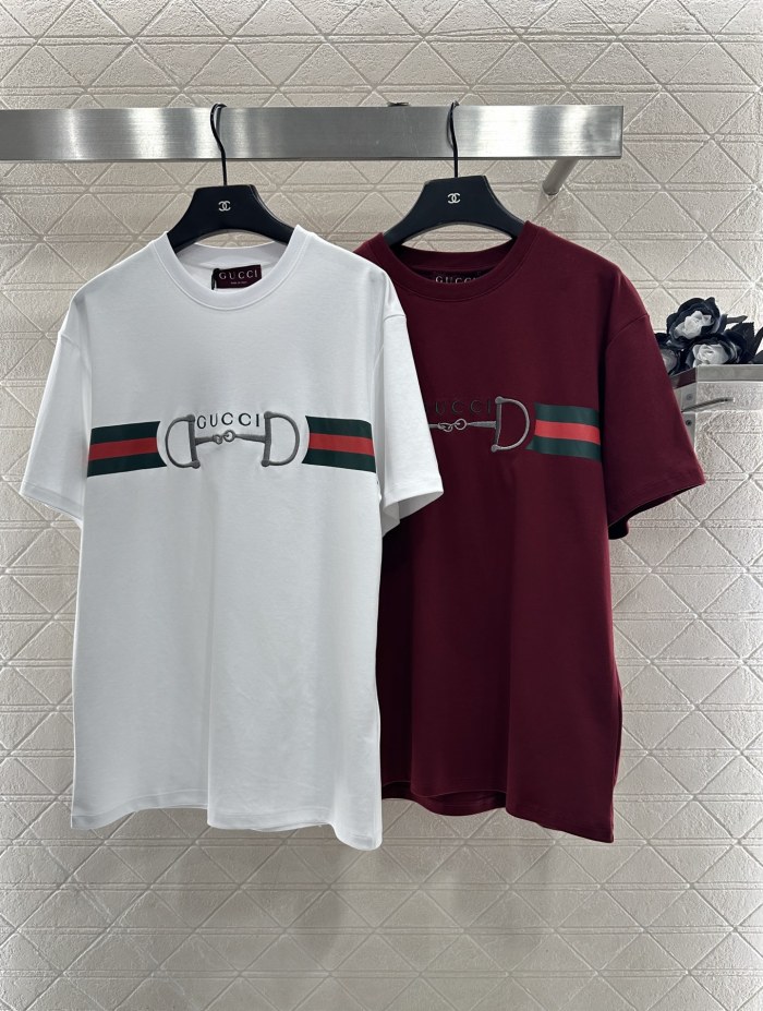 争奪戦 2026 グッチ 新作 半袖Tシャツ 偽物