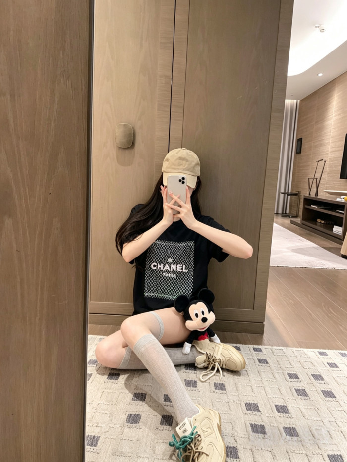 高品質♪♪♪ 2026 シャネル 新作 半袖Tシャツ 偽物