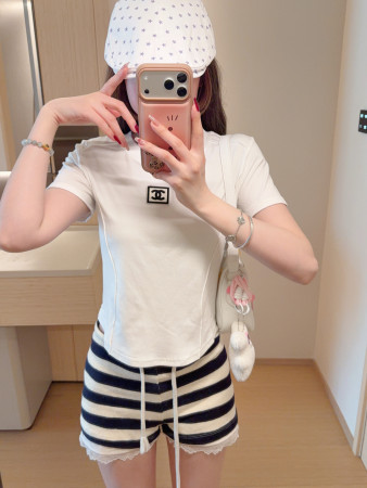 注目アイテム♡ 2026 シャネル 新作 半袖Tシャツ 偽物
