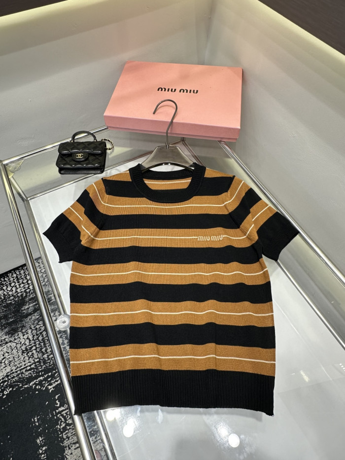 世界中で大人気♪  2026 ミュウミュウ 新作 半袖Tシャツ コピー 3色