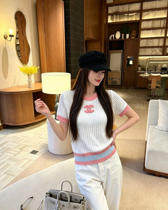 肌触り最高な 2026 シャネル 新作 半袖Tシャツ 偽物