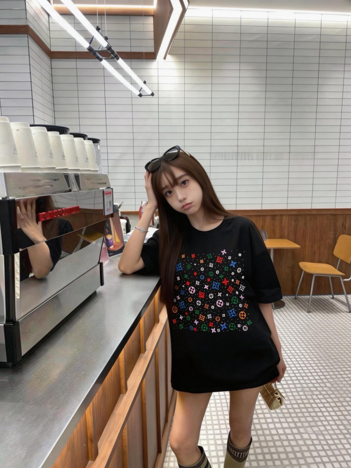 注目度抜群！2026 ルイヴィトン 新作 半袖Tシャツ スーパーコピー