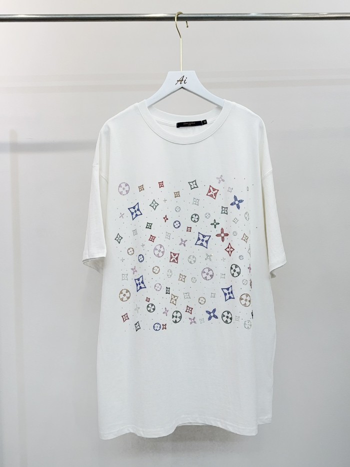 ☆超人気☆ 2026 ルイヴィトン 新作 半袖Tシャツ スーパーコピー 2色