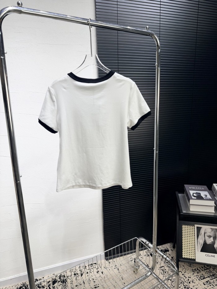 注目度抜群！ 2026 セリーヌ 新作 半袖Tシャツ コピー