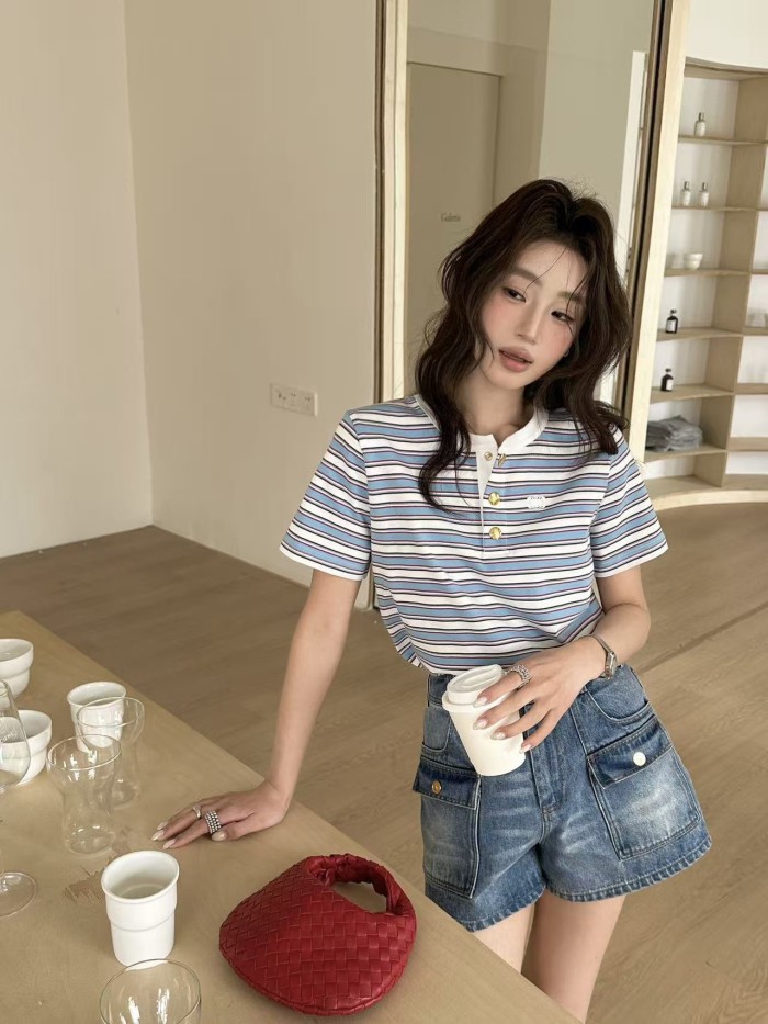 世界中で大人気♪ 2026 セリーヌ 新作 半袖Tシャツ 偽物