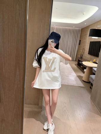 すぐ届く 2026 ルイヴィトン 新作 半袖Tシャツ スーパーコピー