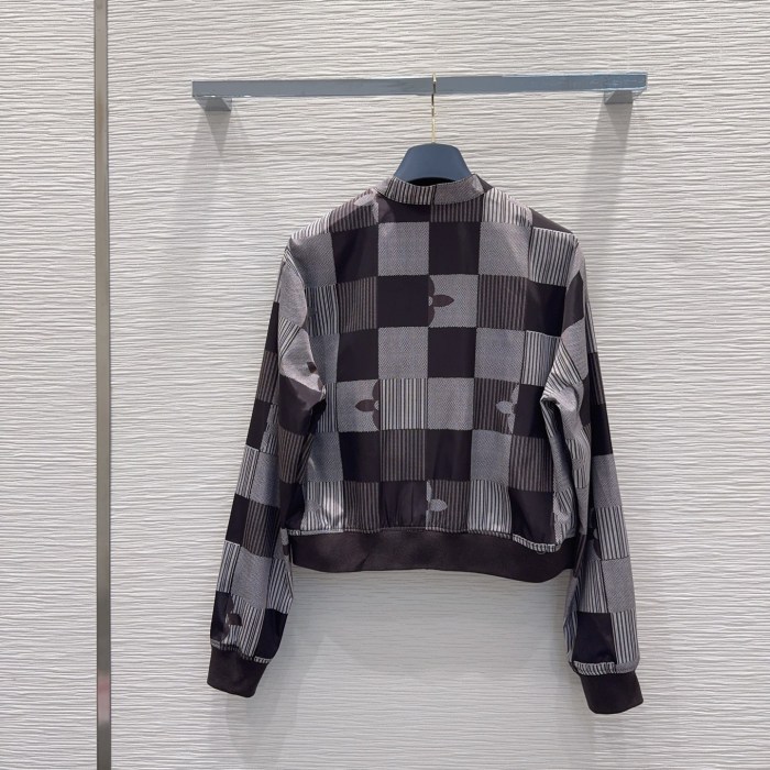 使い勝手良し 2026 ルイヴィトン 新作 ジャケット 偽物