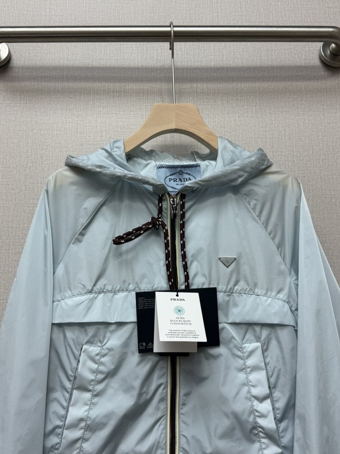 完売必至 2026 プラダ 新作 日焼け止め服 スーパーコピー