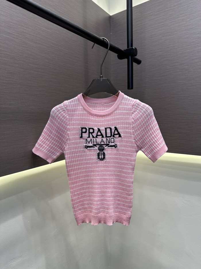 世界中で大人気♪  2026 プラダ 新作 半袖Tシャツ コピー 3色