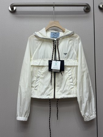 ☆超人気☆ 2026 プラダ 新作 日焼け止め服 コピー