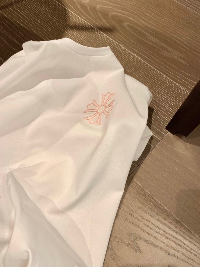 定番人気！ 2026 クロムハーツ 新作 半袖Tシャツ 偽物