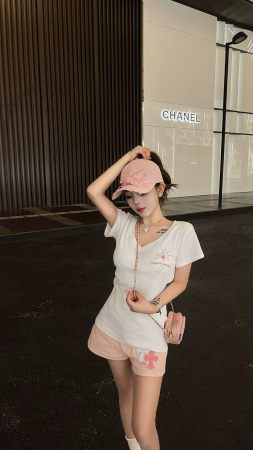 激安価格！ 2026 クロムハーツ 新作 半袖Tシャツ コピー