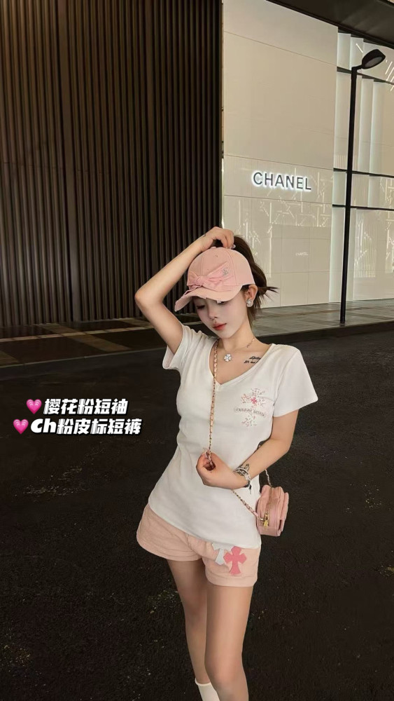 激安価格！ 2026 クロムハーツ 新作 半袖Tシャツ コピー