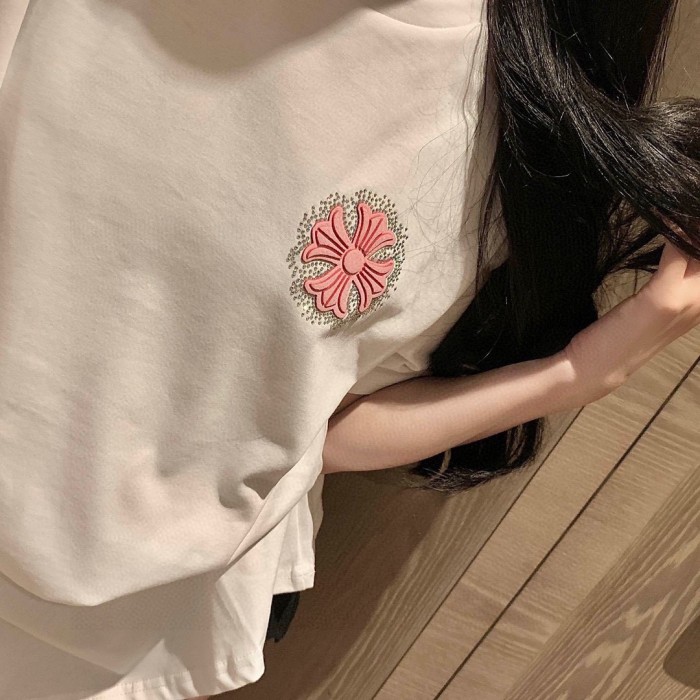 注目度抜群！ 2026 クロムハーツ 新作 半袖Tシャツ 偽物