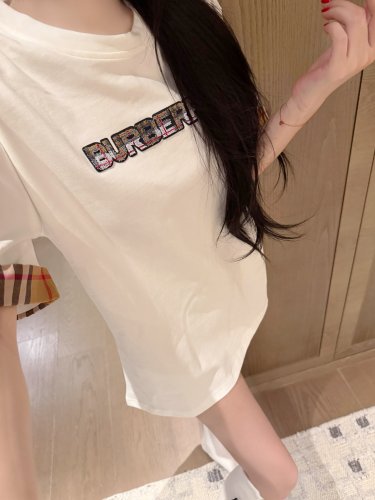 超希少！2026 バーバリー 新作 半袖Tシャツ スーパーコピー