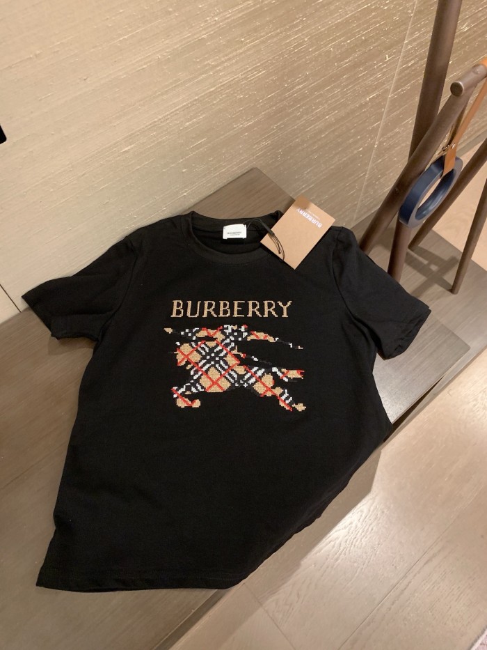 【即発】★ 2026 バーバリー 新作 半袖Tシャツ コピー