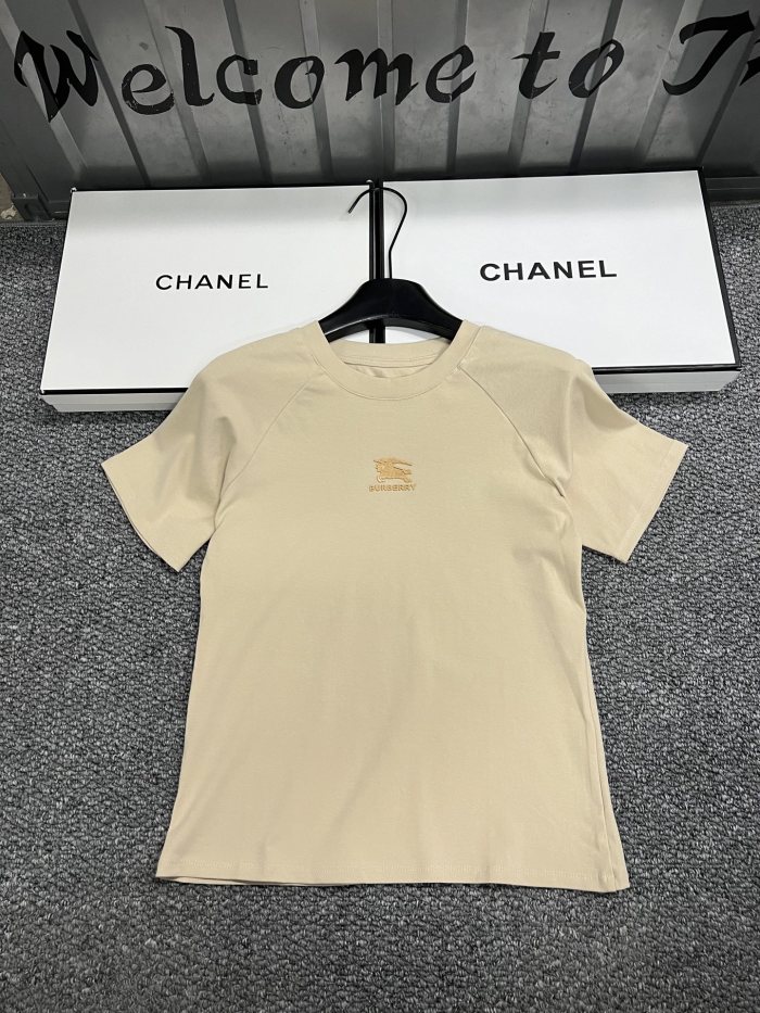 激安価格！2026 バーバリー 新作 半袖Tシャツ スーパーコピー 2色